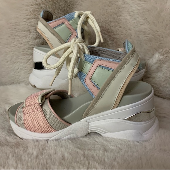 Michael Kors Platform Irma Sandal - Picture 5 of 8